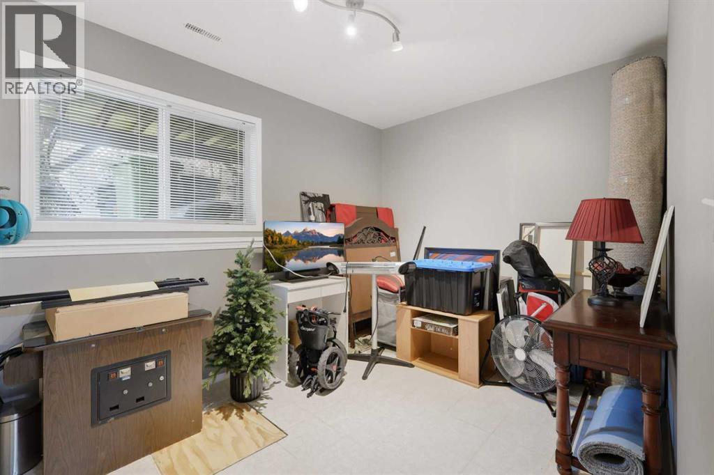 Listing photo – 276 Lindsay Avenue, Red Deer