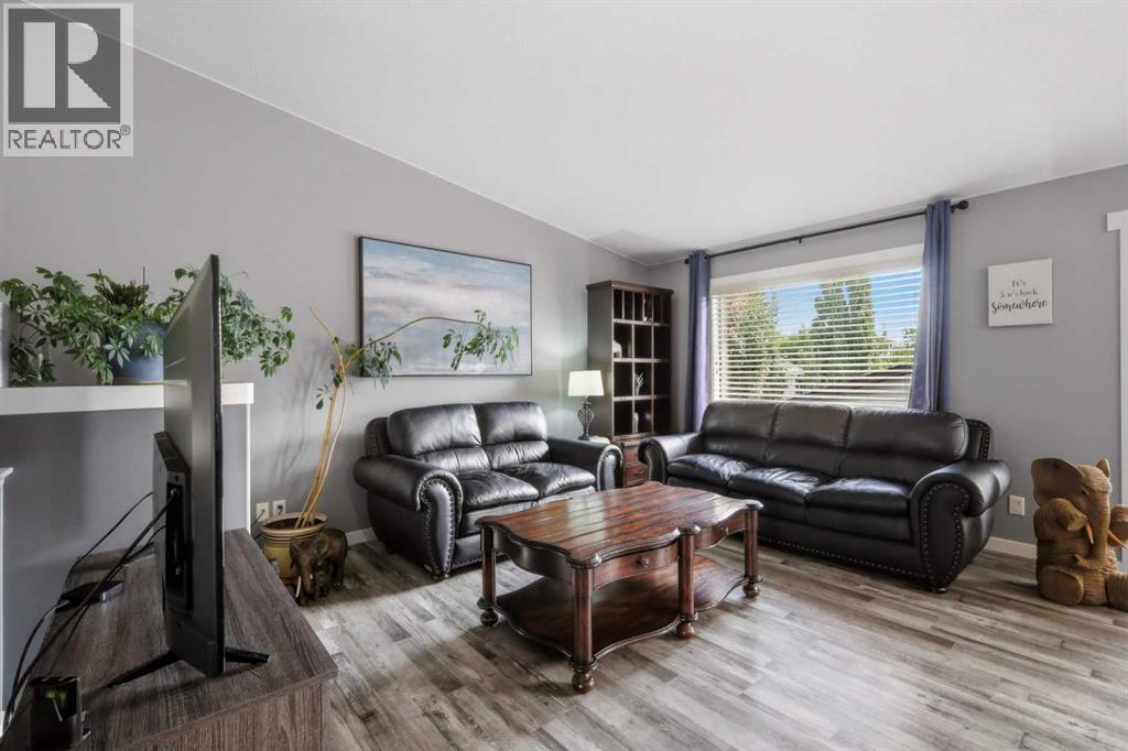 Listing photo – 276 Lindsay Avenue, Red Deer