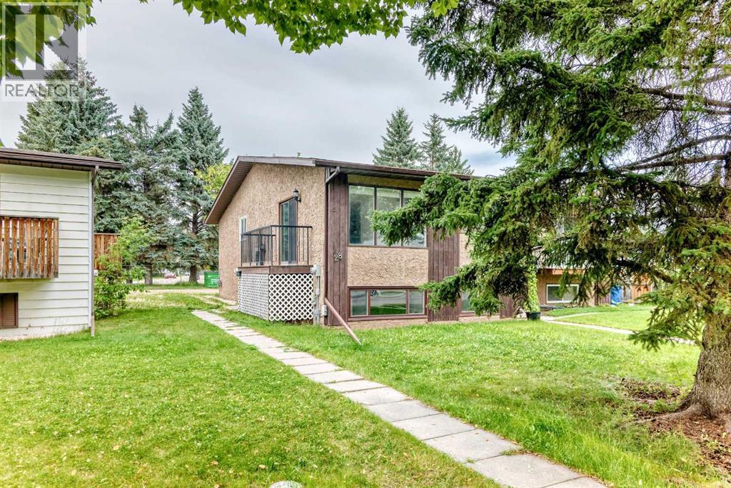 Listing photo – 28 Woodland Drive, Lacombe