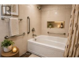 837 - 33 Harbour Square, Toronto, ON M5J2G2 Photo 17