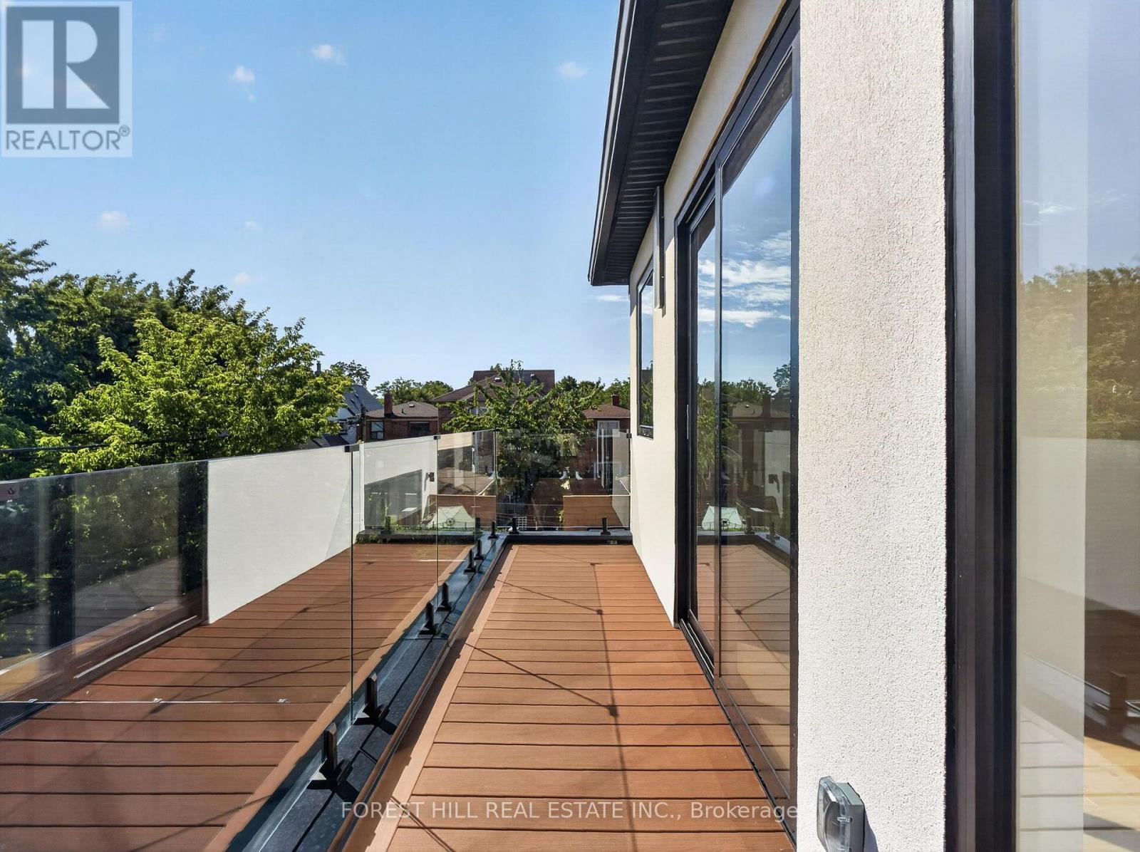 207 ROBINA AVENUE - 26