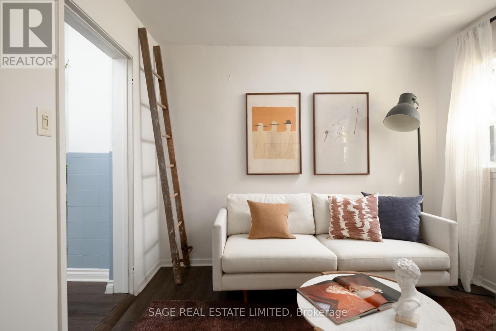221 PALMERSTON AVENUE - 10