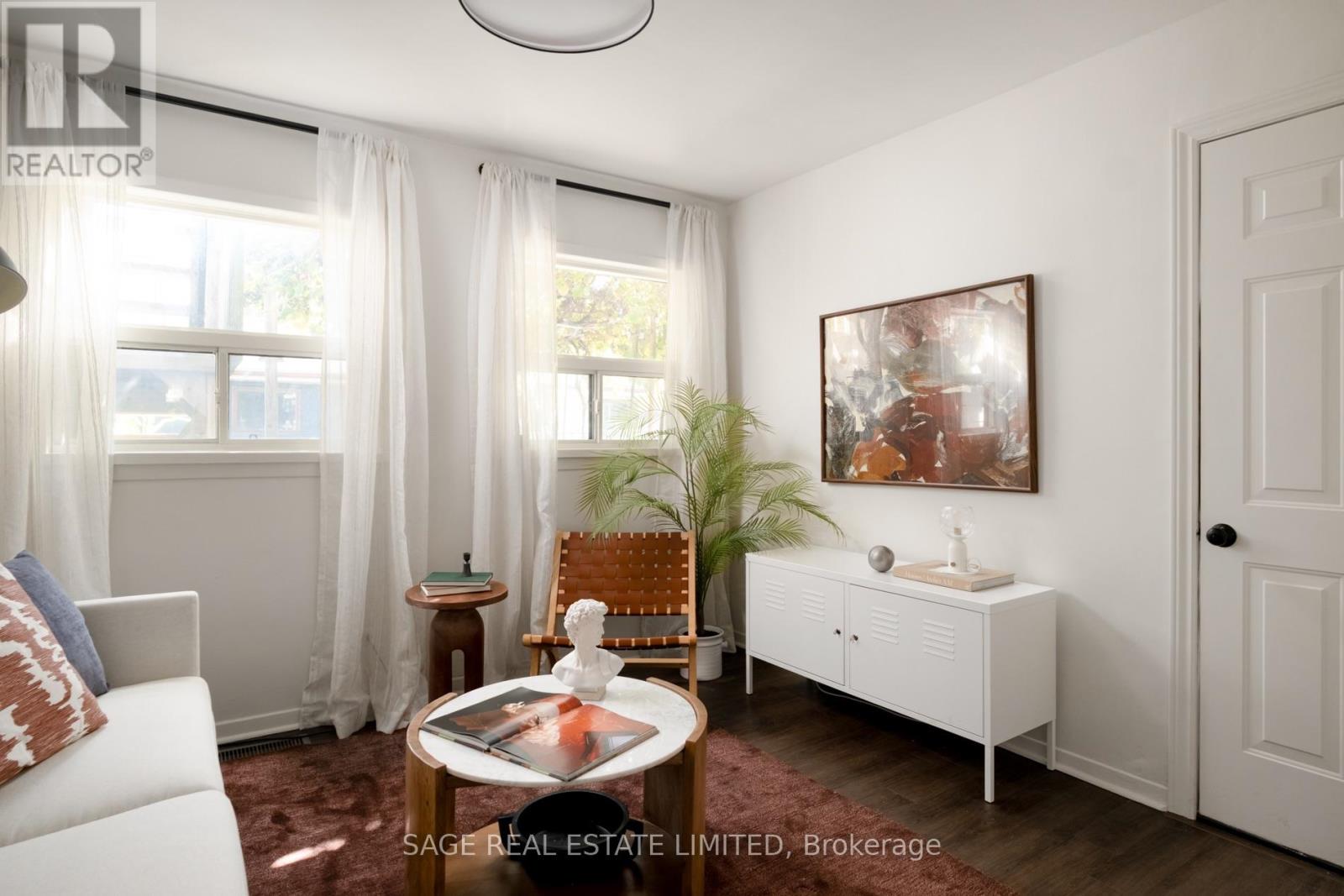 221 PALMERSTON AVENUE - 12