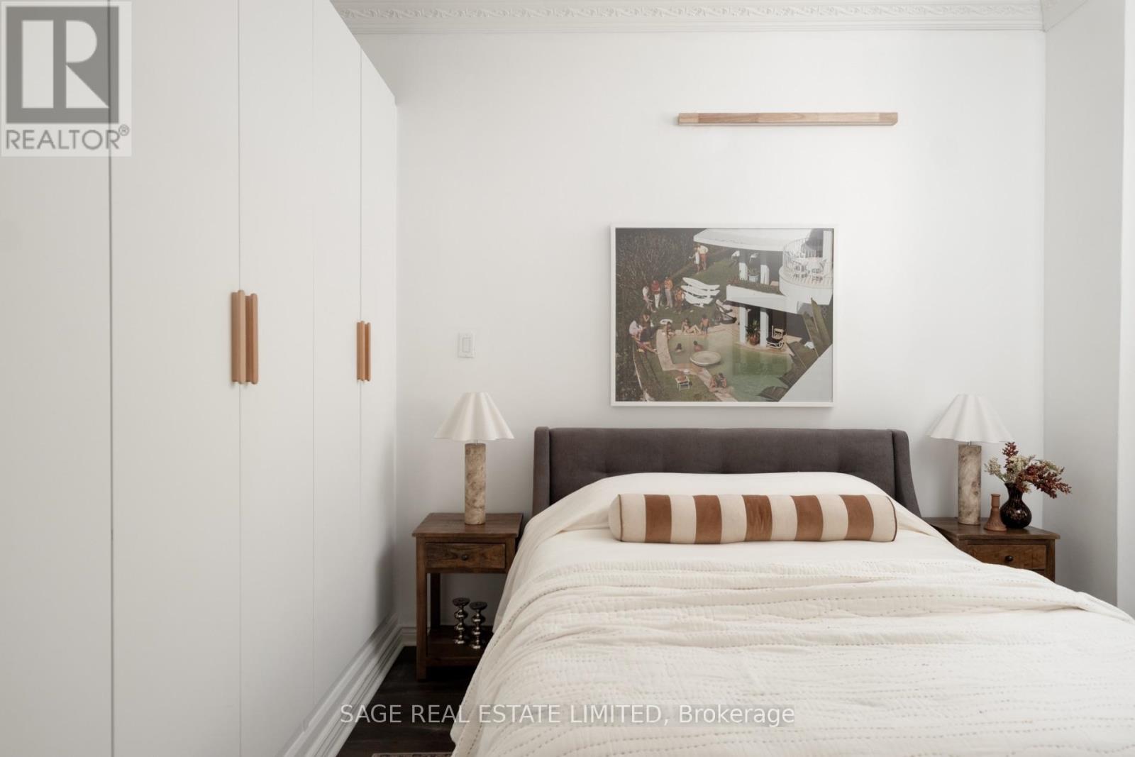 221 PALMERSTON AVENUE - 16