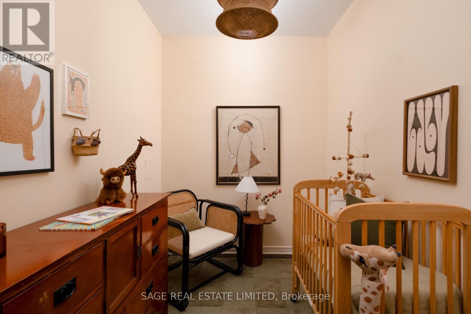 221 PALMERSTON AVENUE - 20