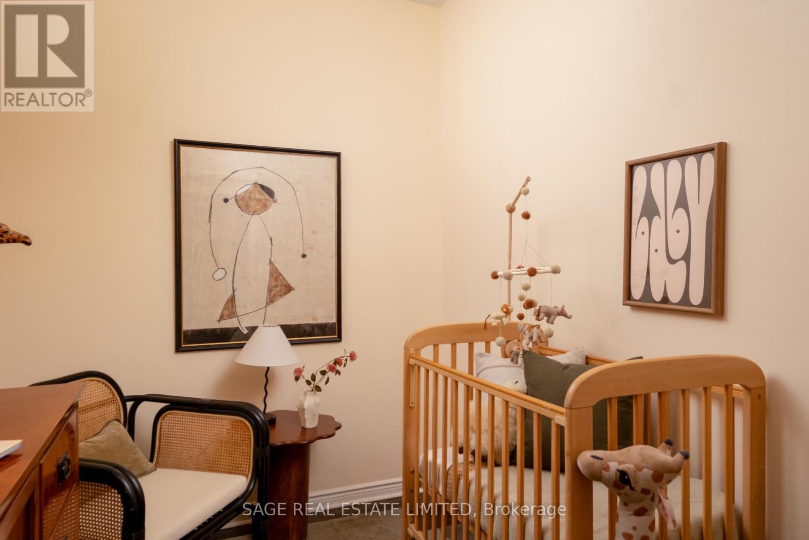 221 PALMERSTON AVENUE - 21