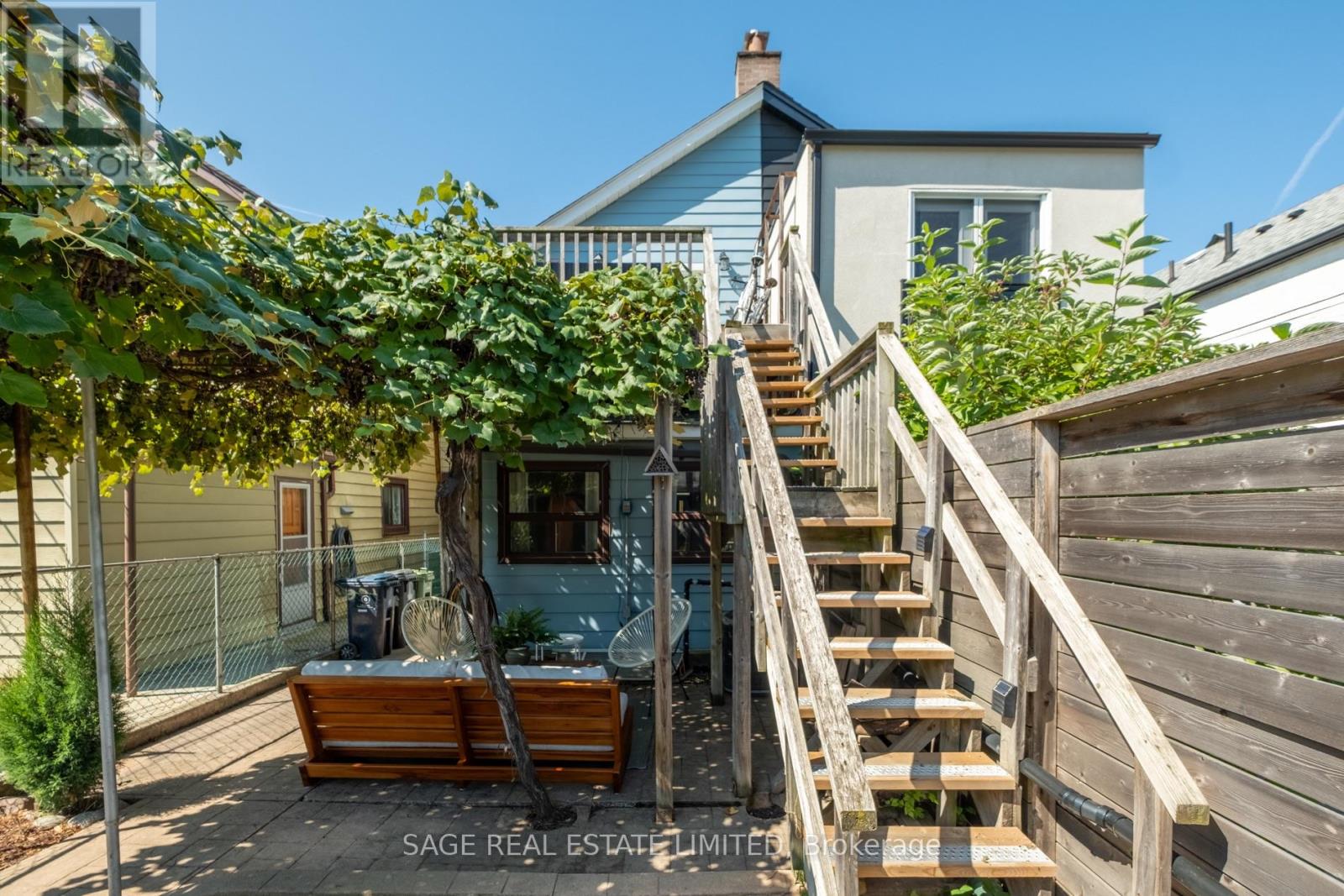 221 PALMERSTON AVENUE - 26