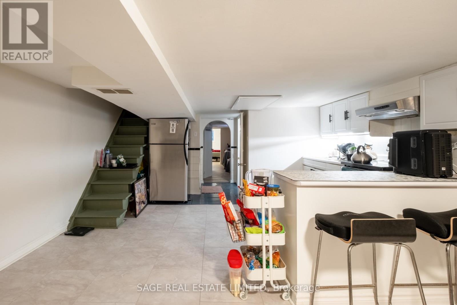 221 PALMERSTON AVENUE - 42