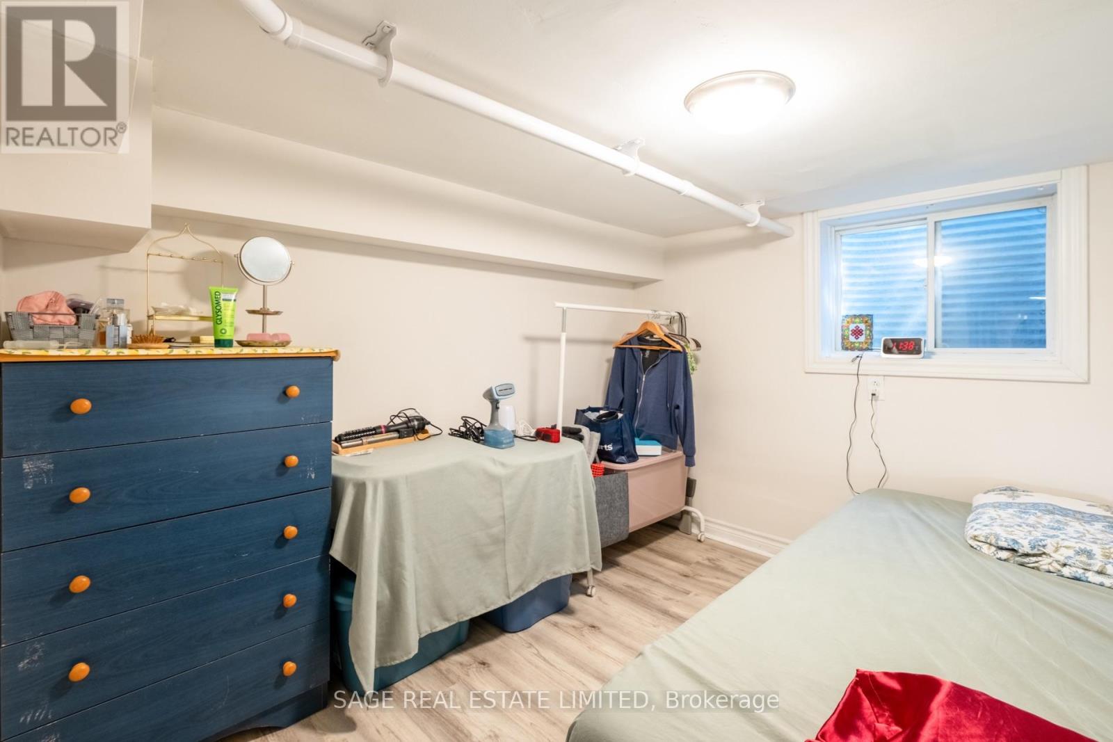 221 PALMERSTON AVENUE - 45