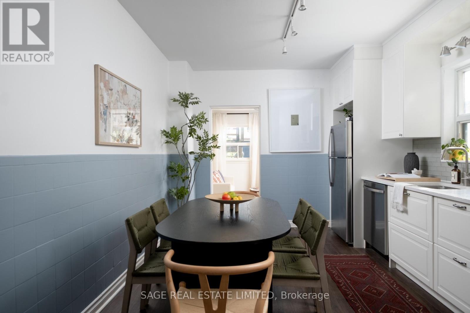 221 PALMERSTON AVENUE - 6