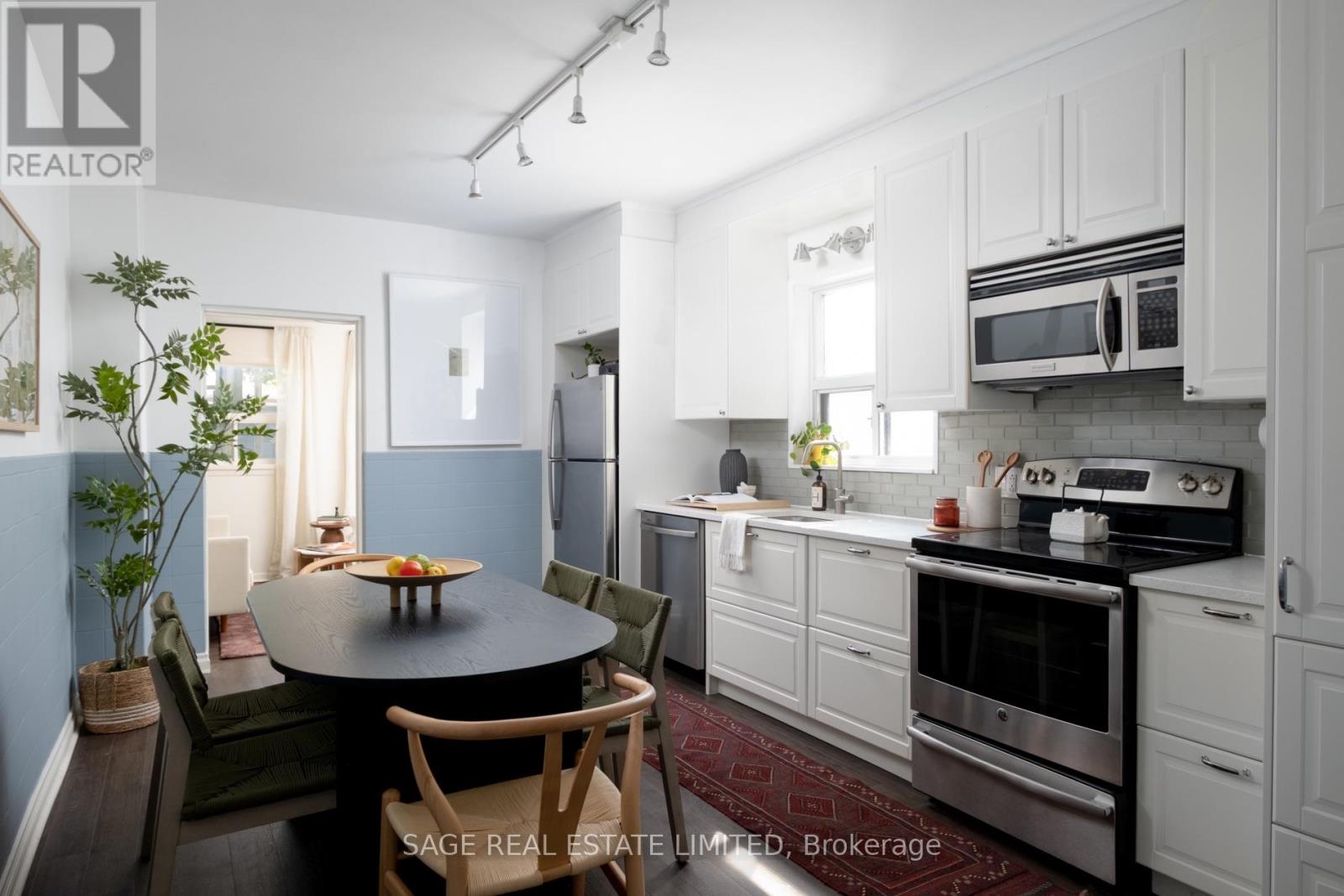 221 PALMERSTON AVENUE - 7