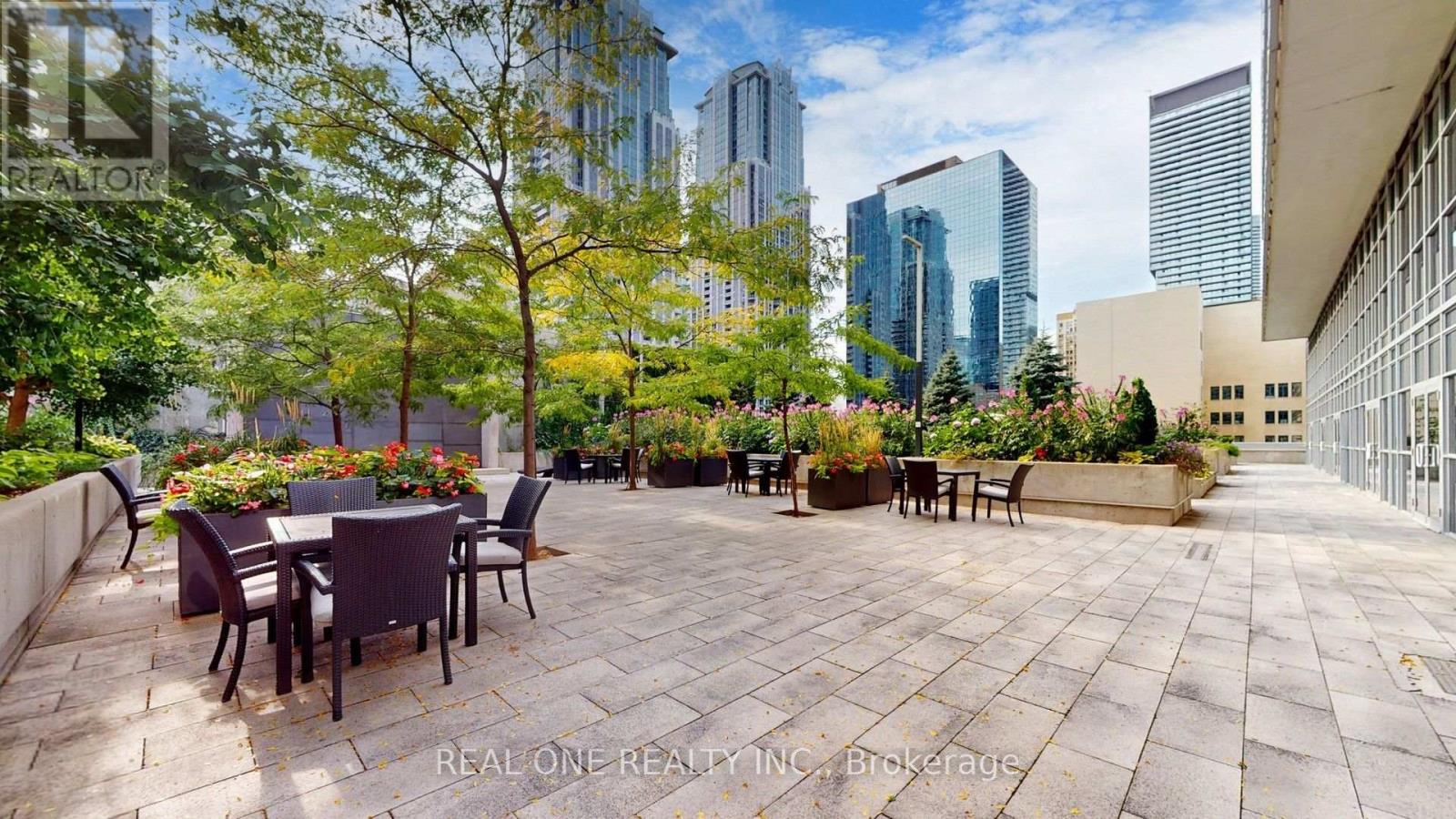 #5814 386 YONGE STREET - Image 42