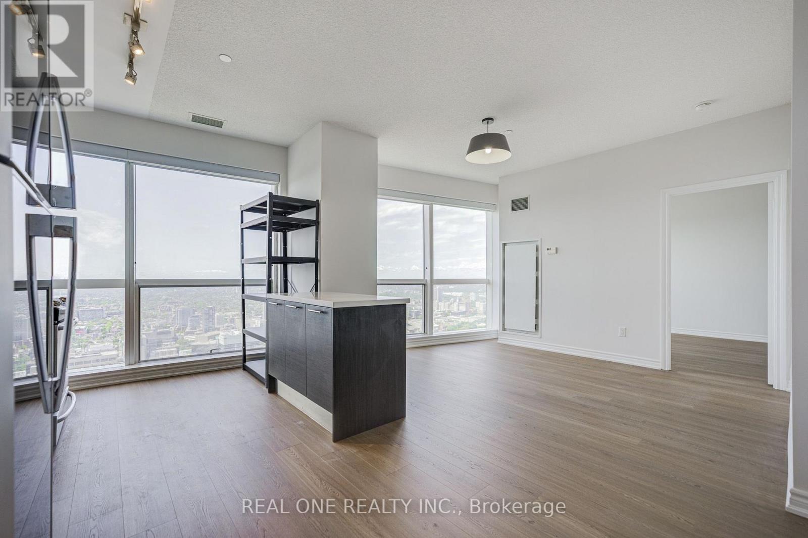 #5814 386 YONGE STREET - 7