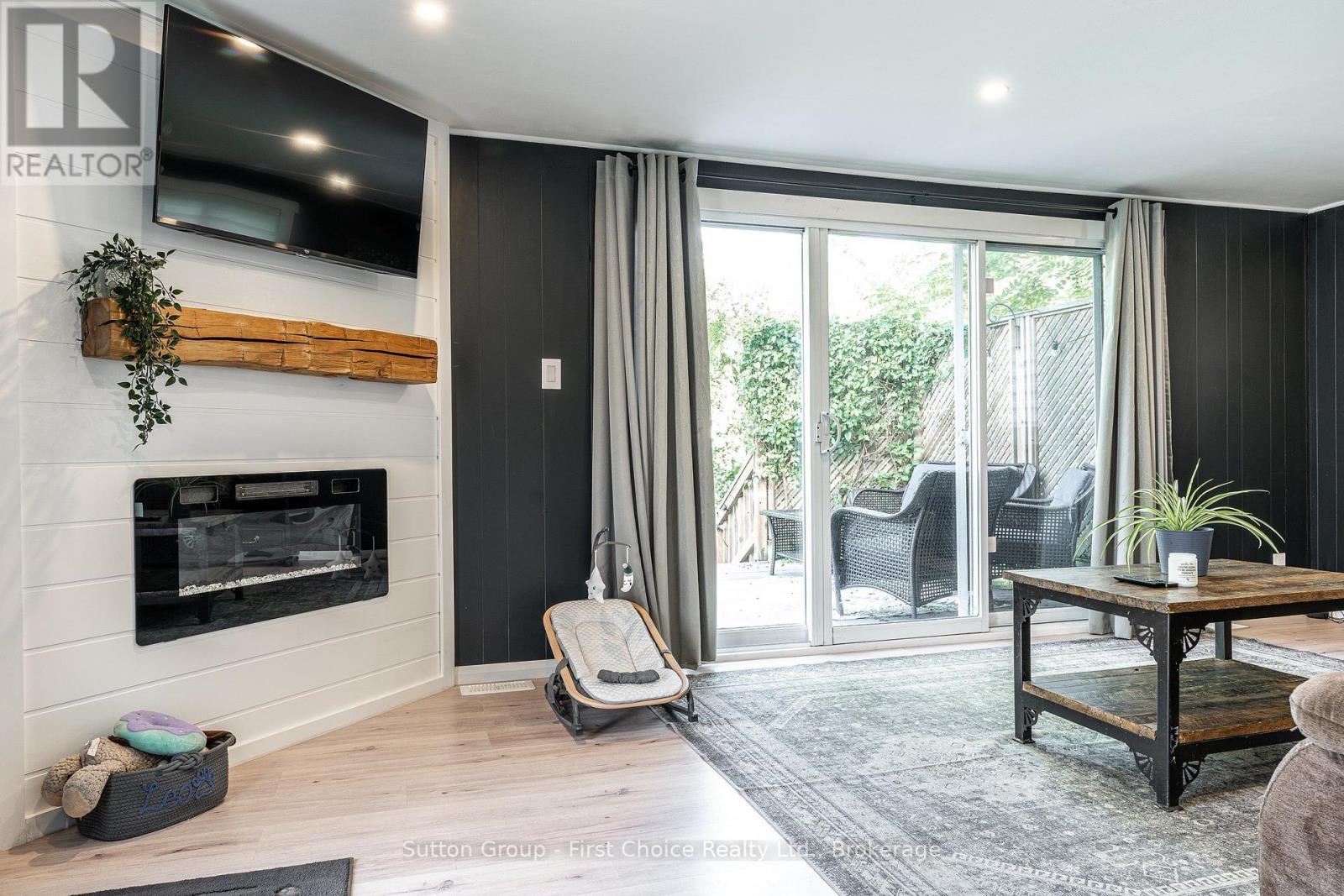 152 ST ANDREW STREET - 12