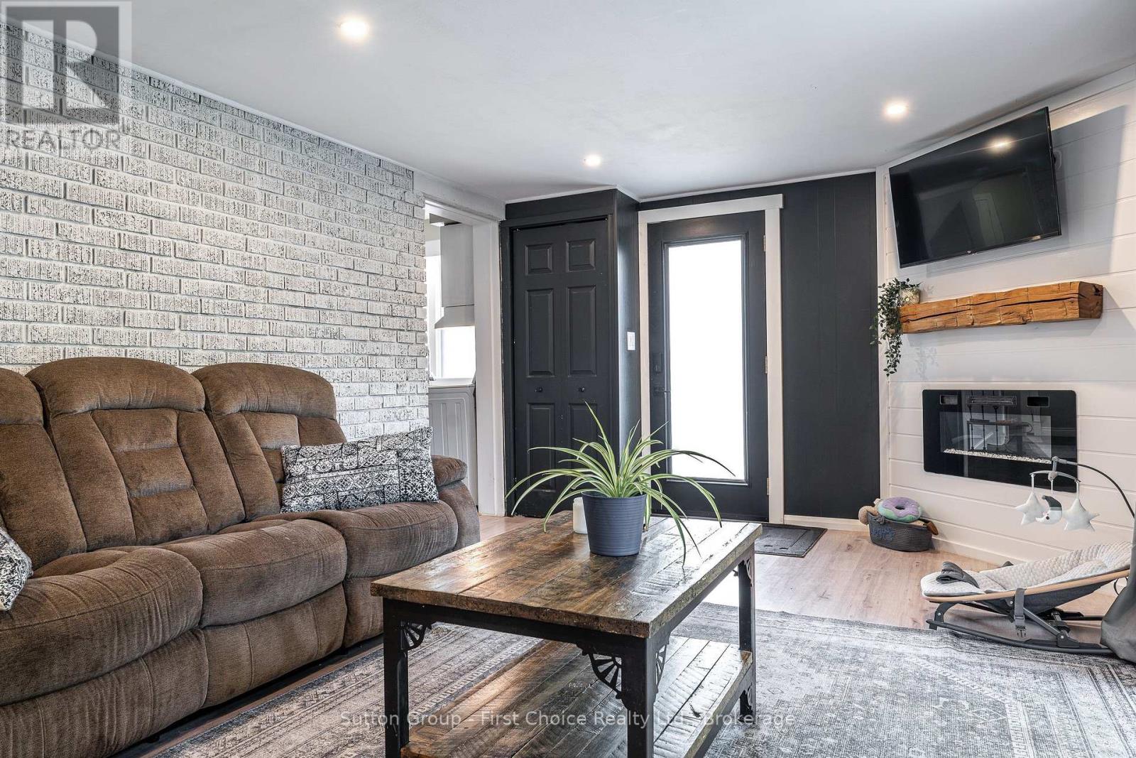 152 ST ANDREW STREET - 14