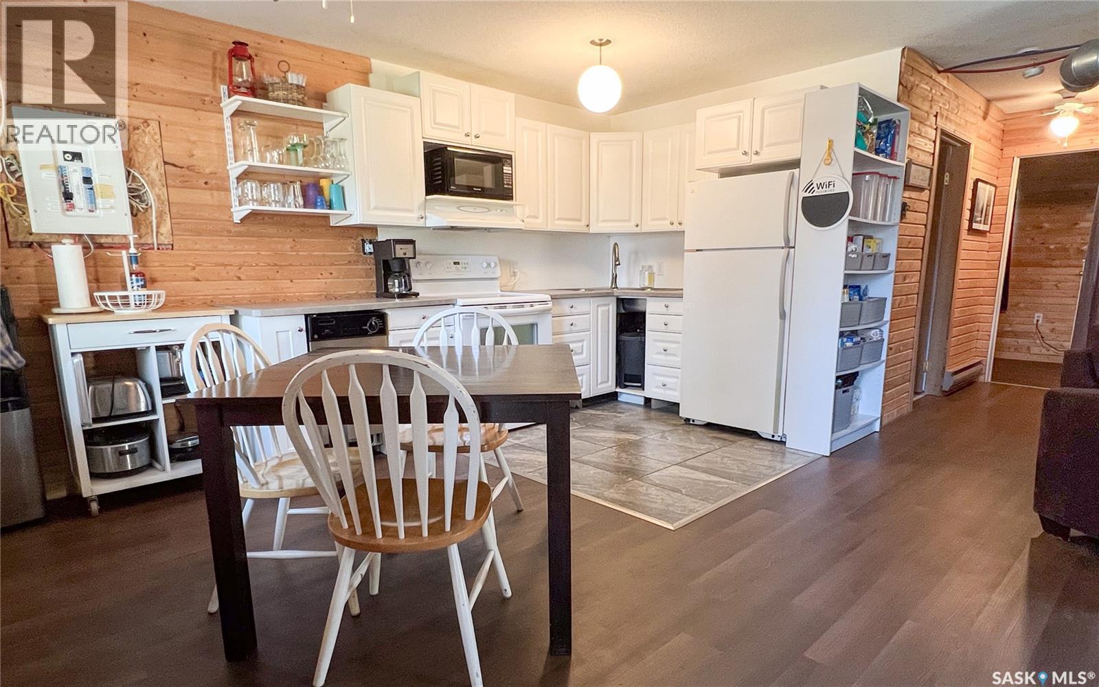 4 3rd CRESCENT S - Image 7
