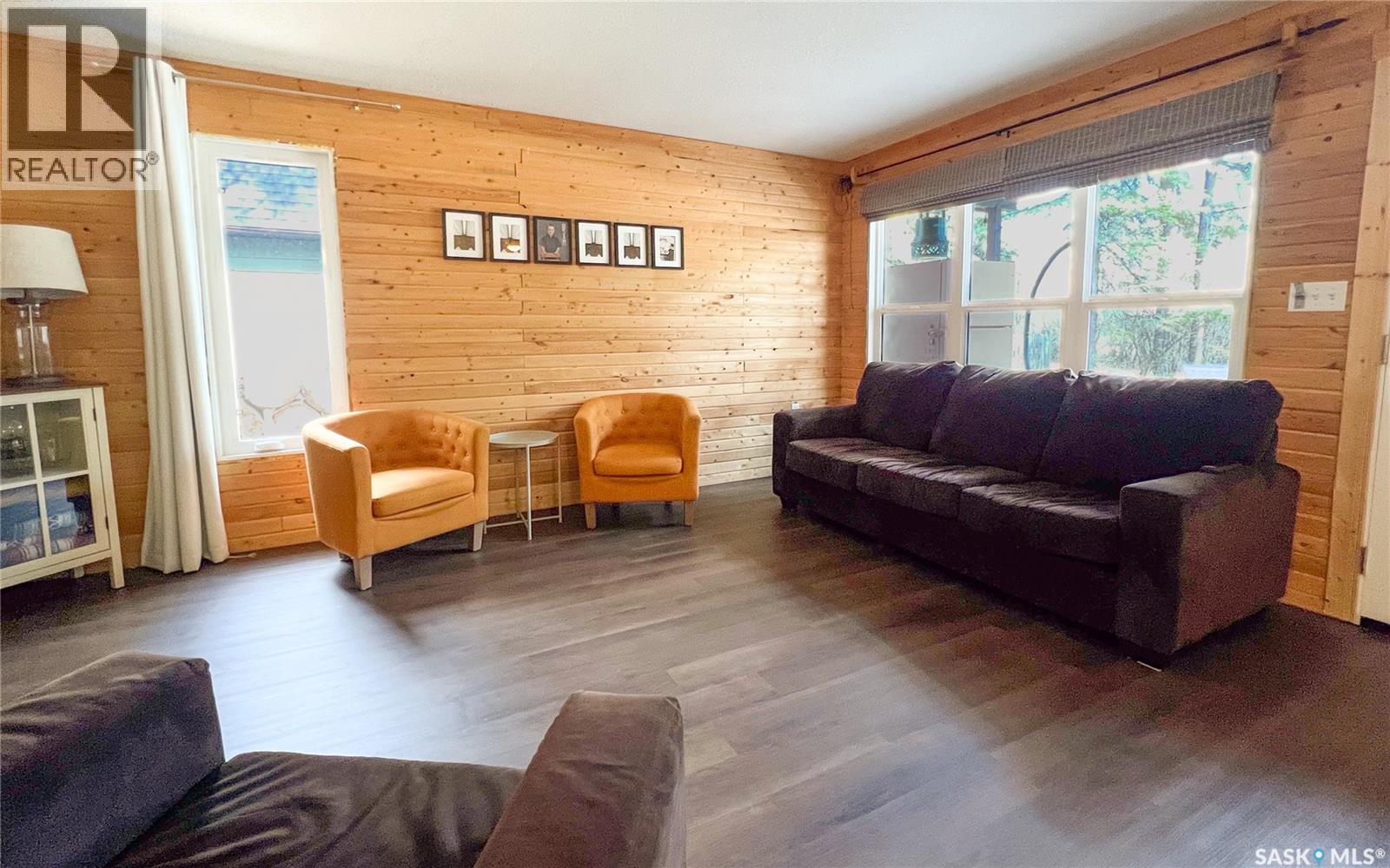 4 3rd CRESCENT S - Image 12