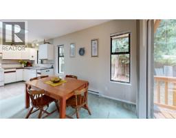 Kitchen - 920 Carmen Cres, Gabriola Island, BC V0R1X2 Photo 9