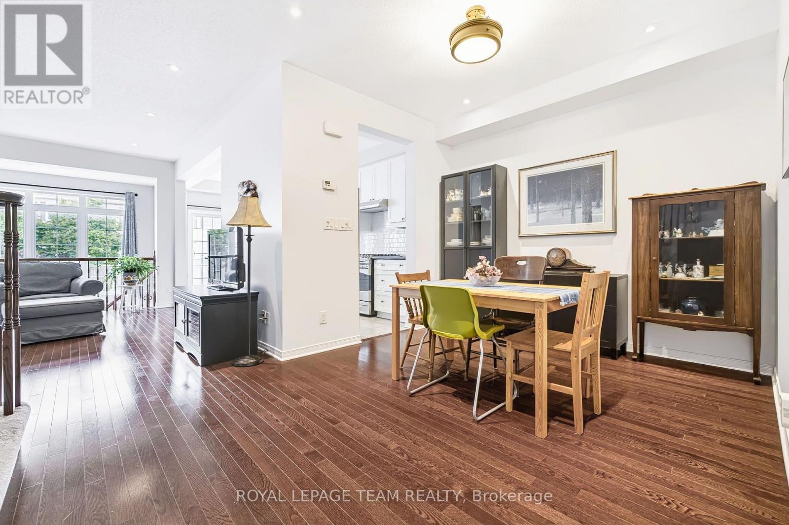490 DUNDONALD DRIVE - 16