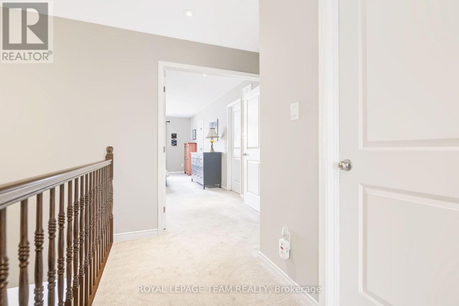 490 DUNDONALD DRIVE - 24