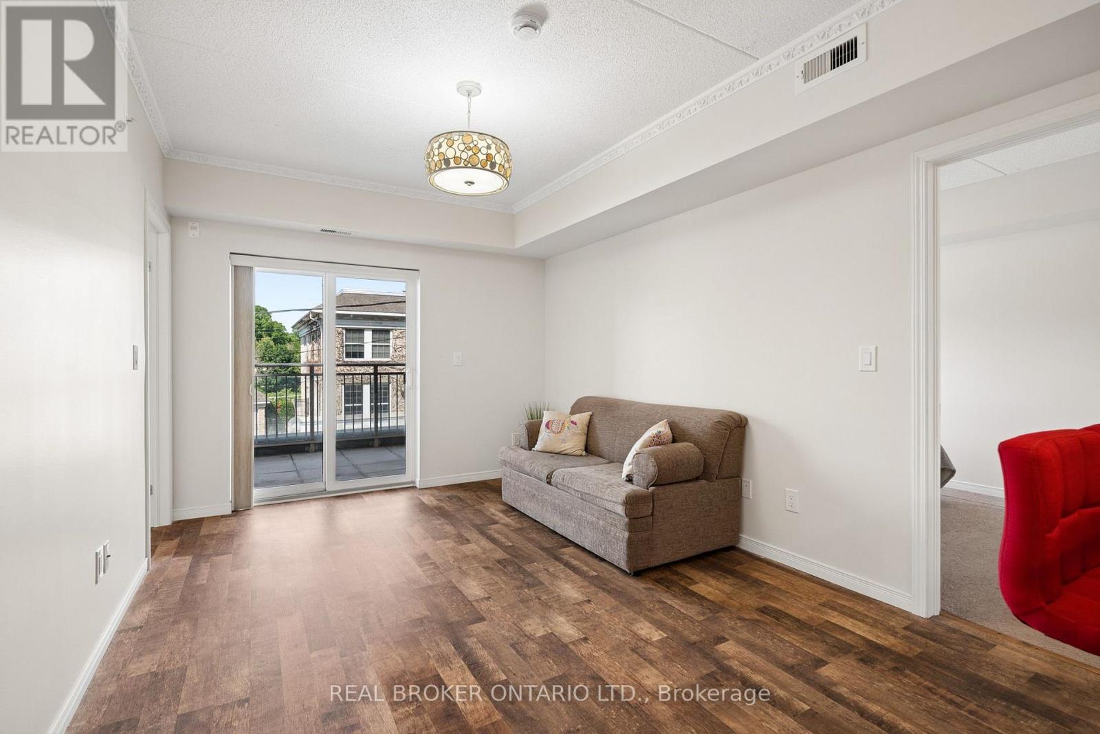 #211 155 WATER STREET S - 10