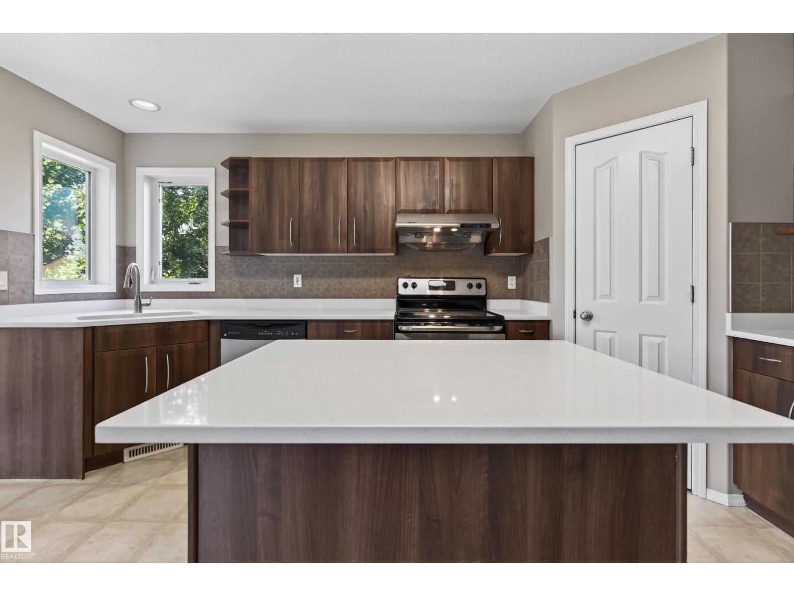 4720 204 ST NW - 15