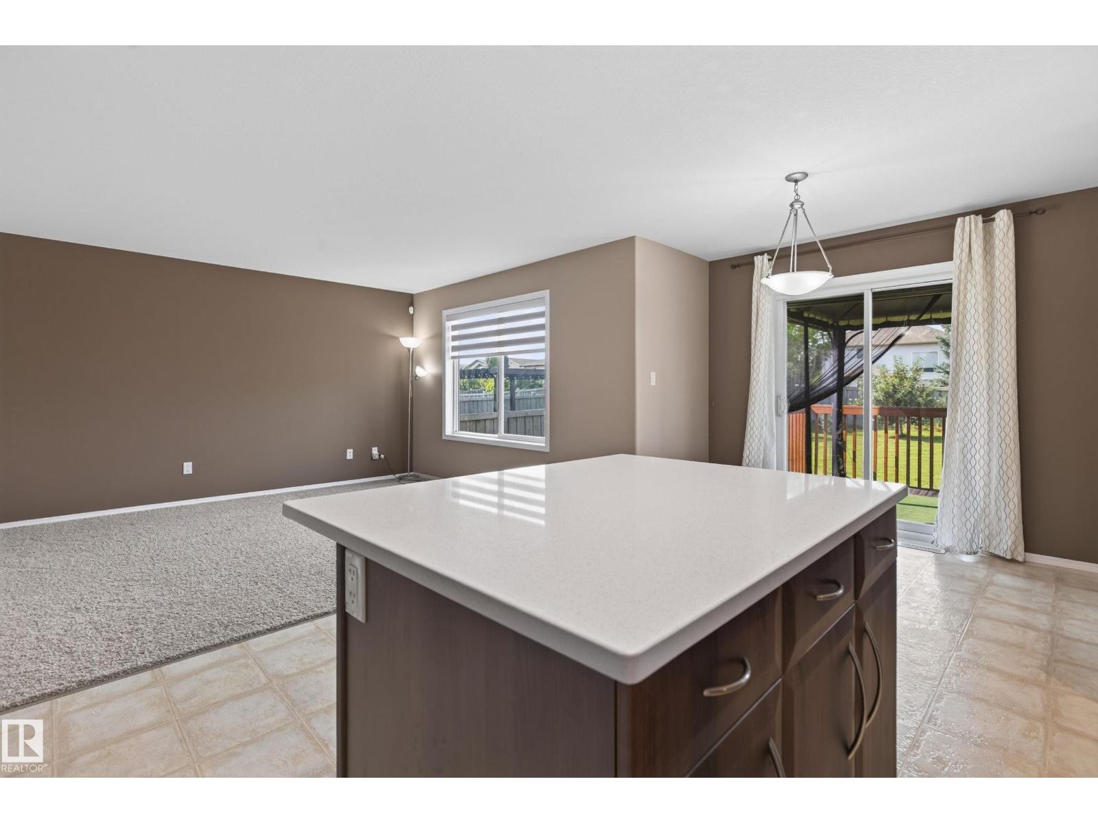 4720 204 ST NW - 9