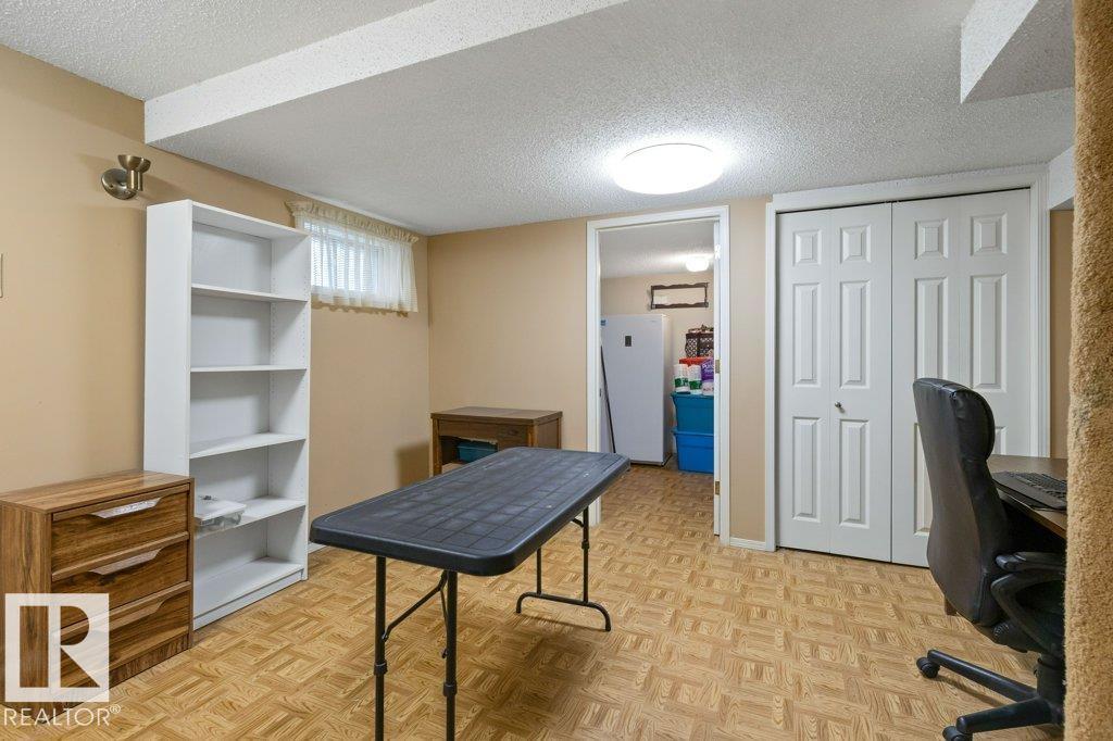 22 WENTWORTH CR - 44