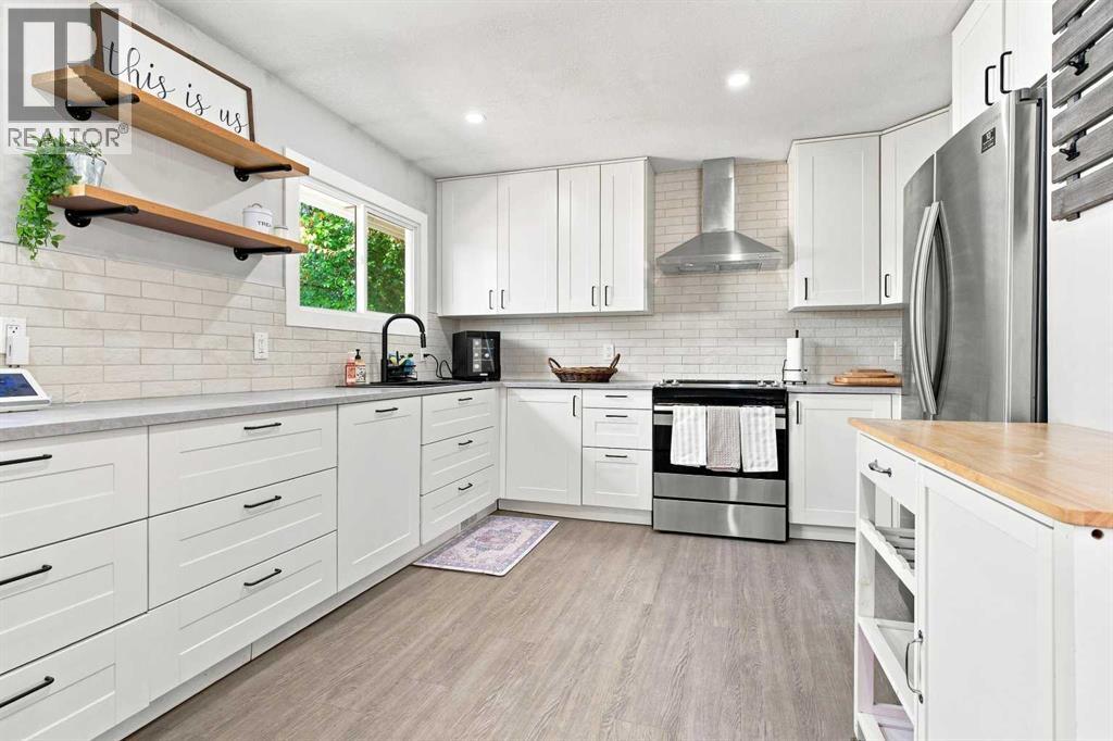 9822 80 Avenue - 16