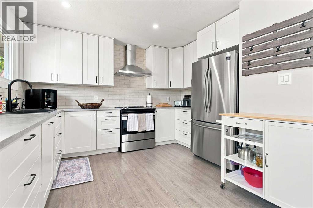 9822 80 Avenue - 15