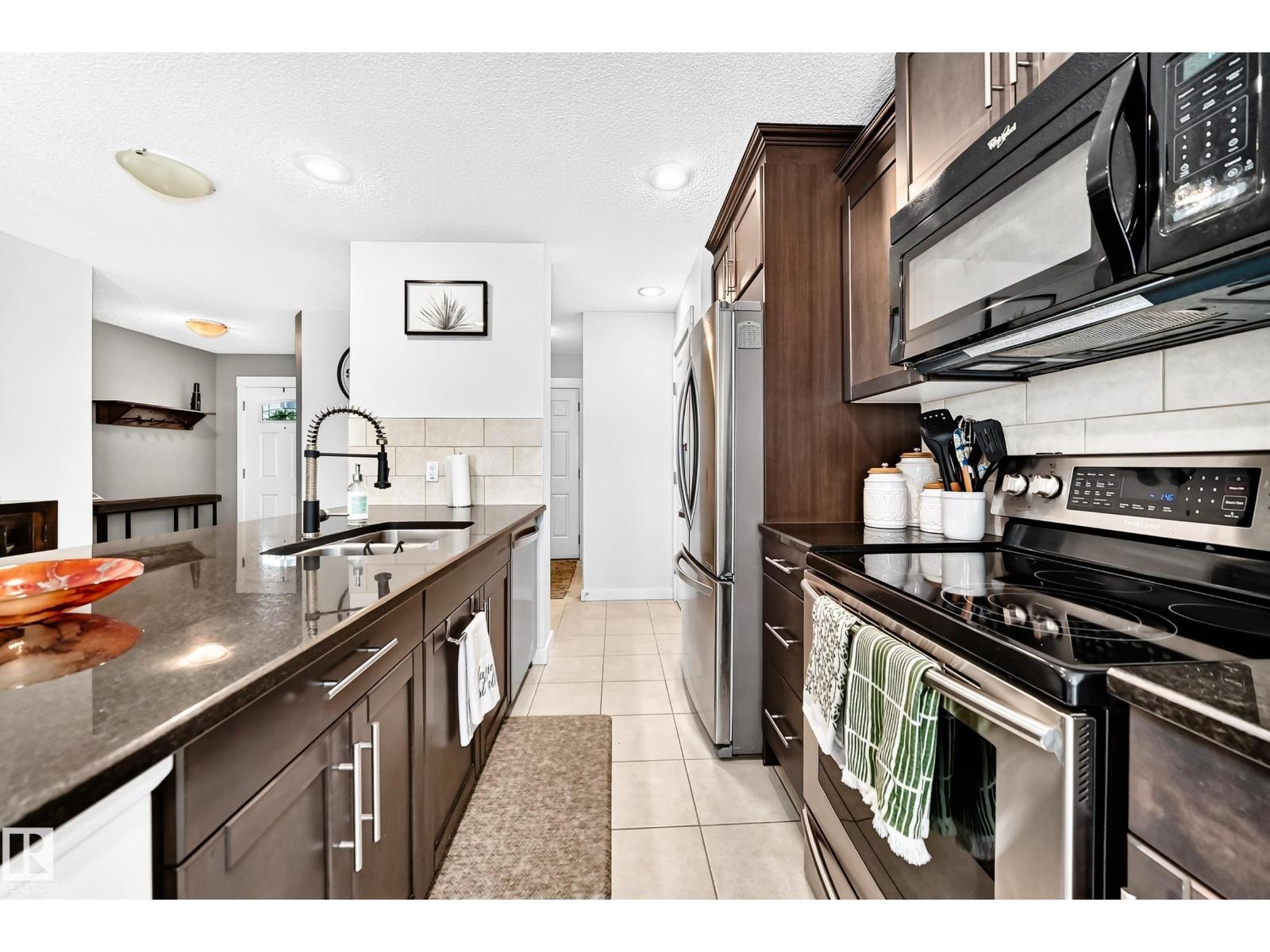16832 53 ST NW - 8