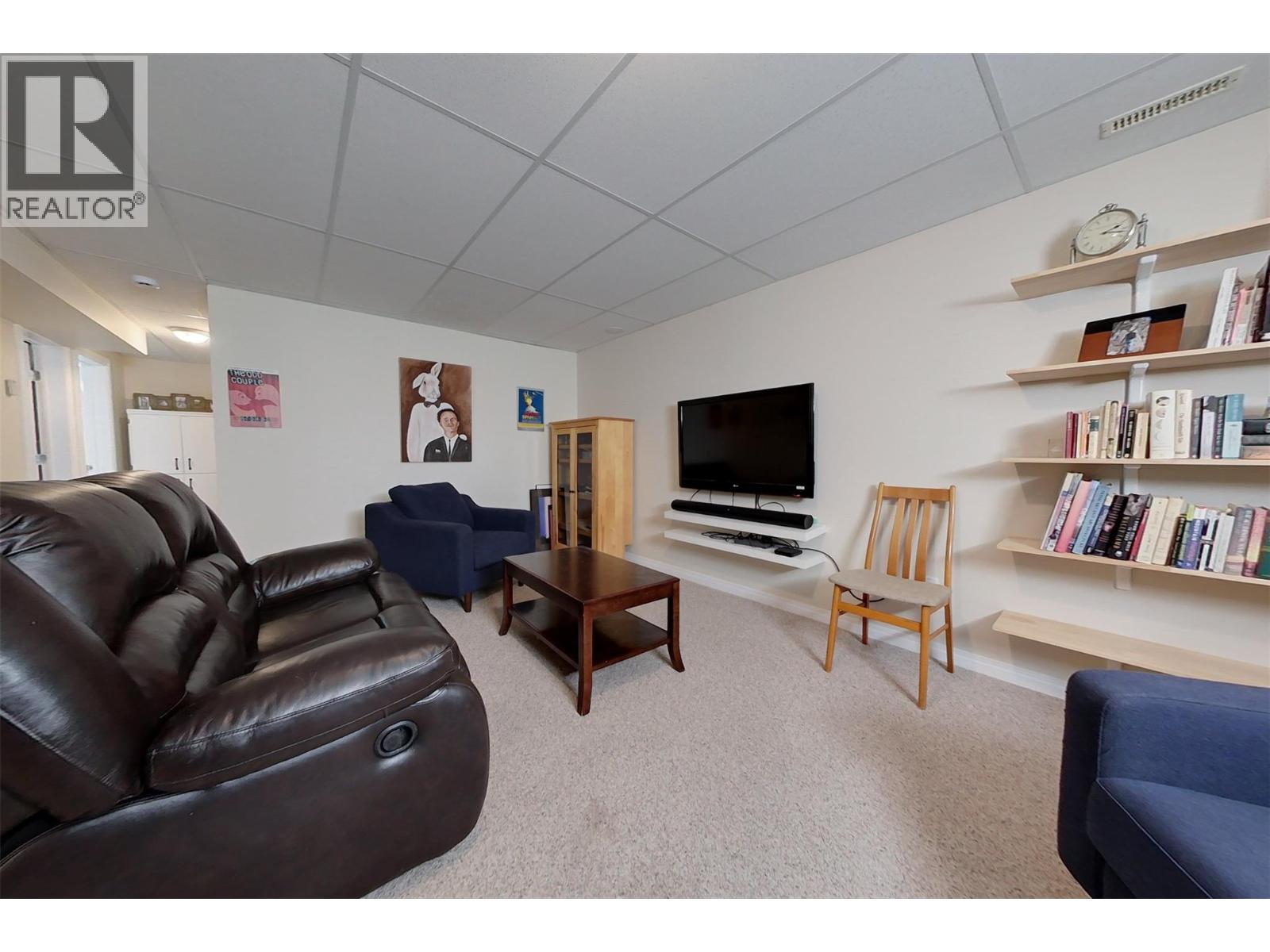 1900 Kelowna Crescent - Image 21