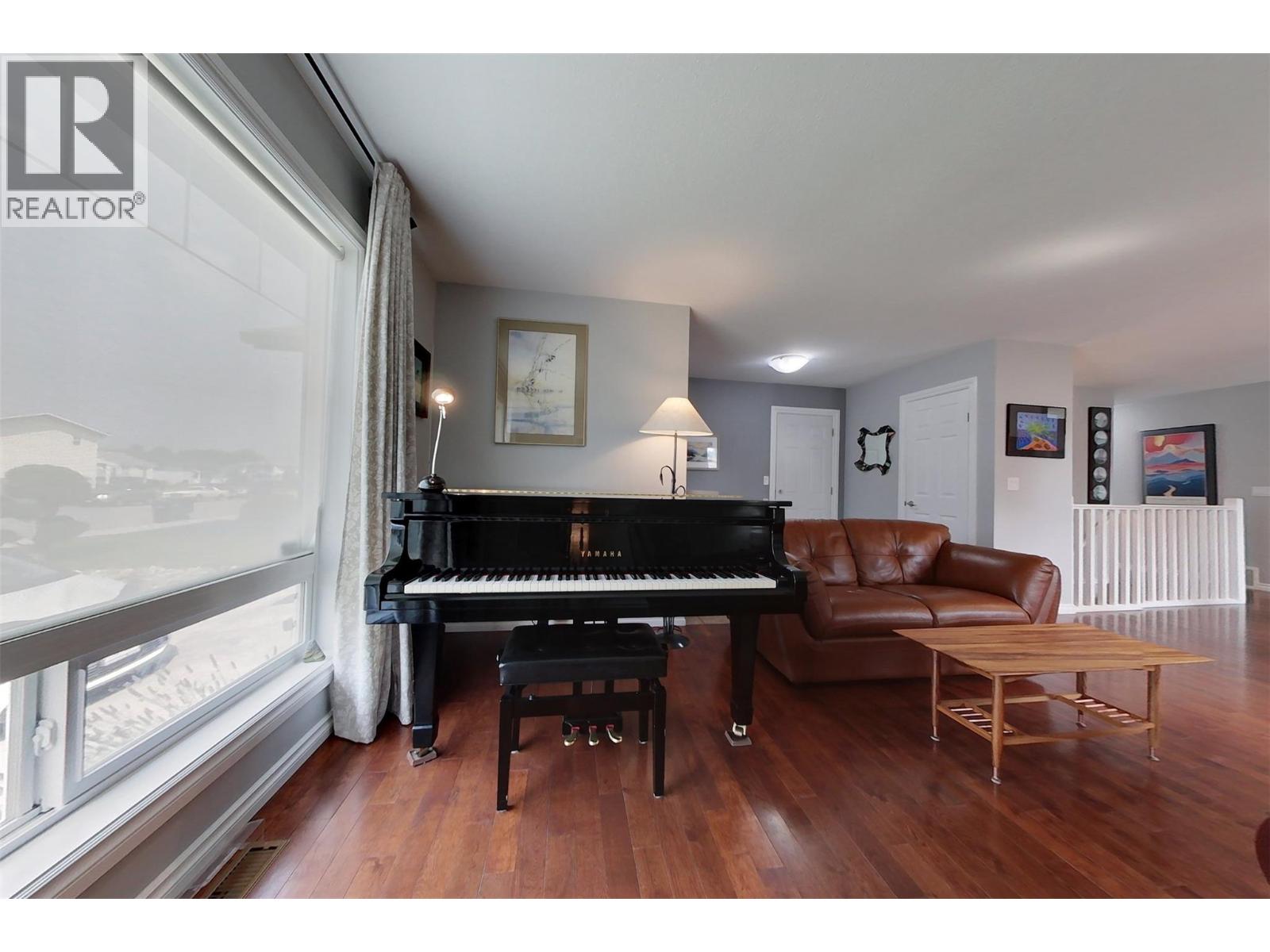 1900 Kelowna Crescent - Image 4