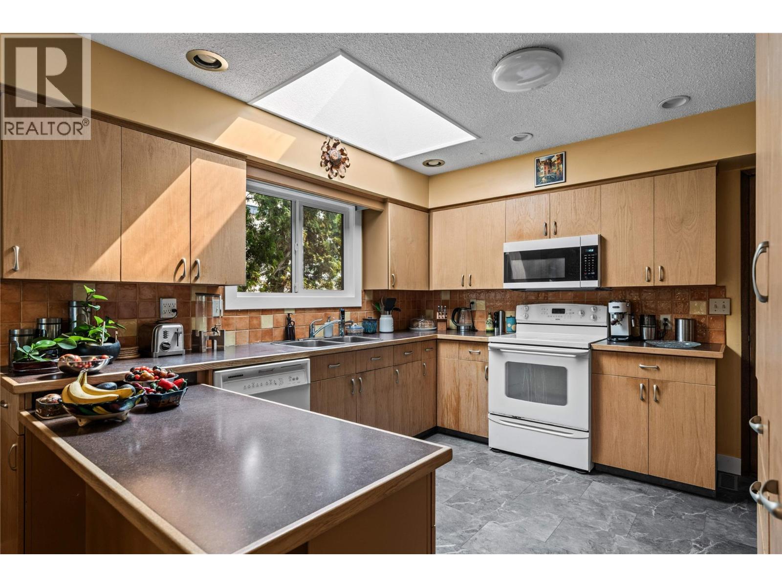 1503 39A Avenue, Vernon