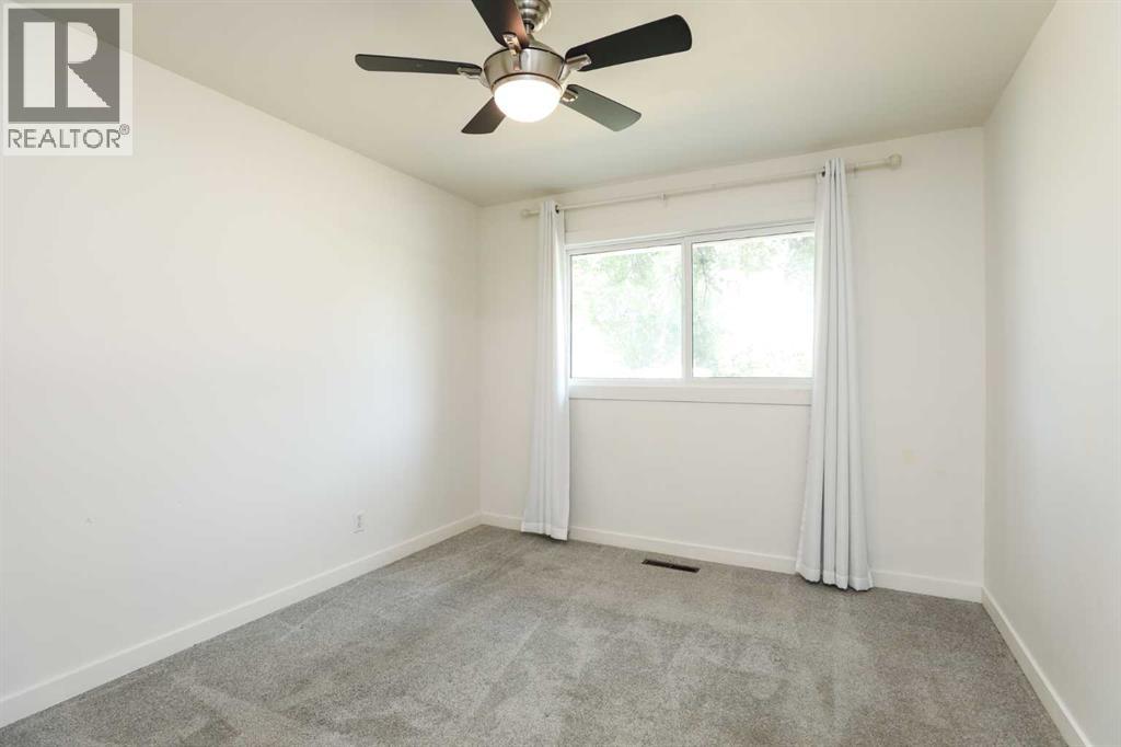 1110 19 Street N - 15