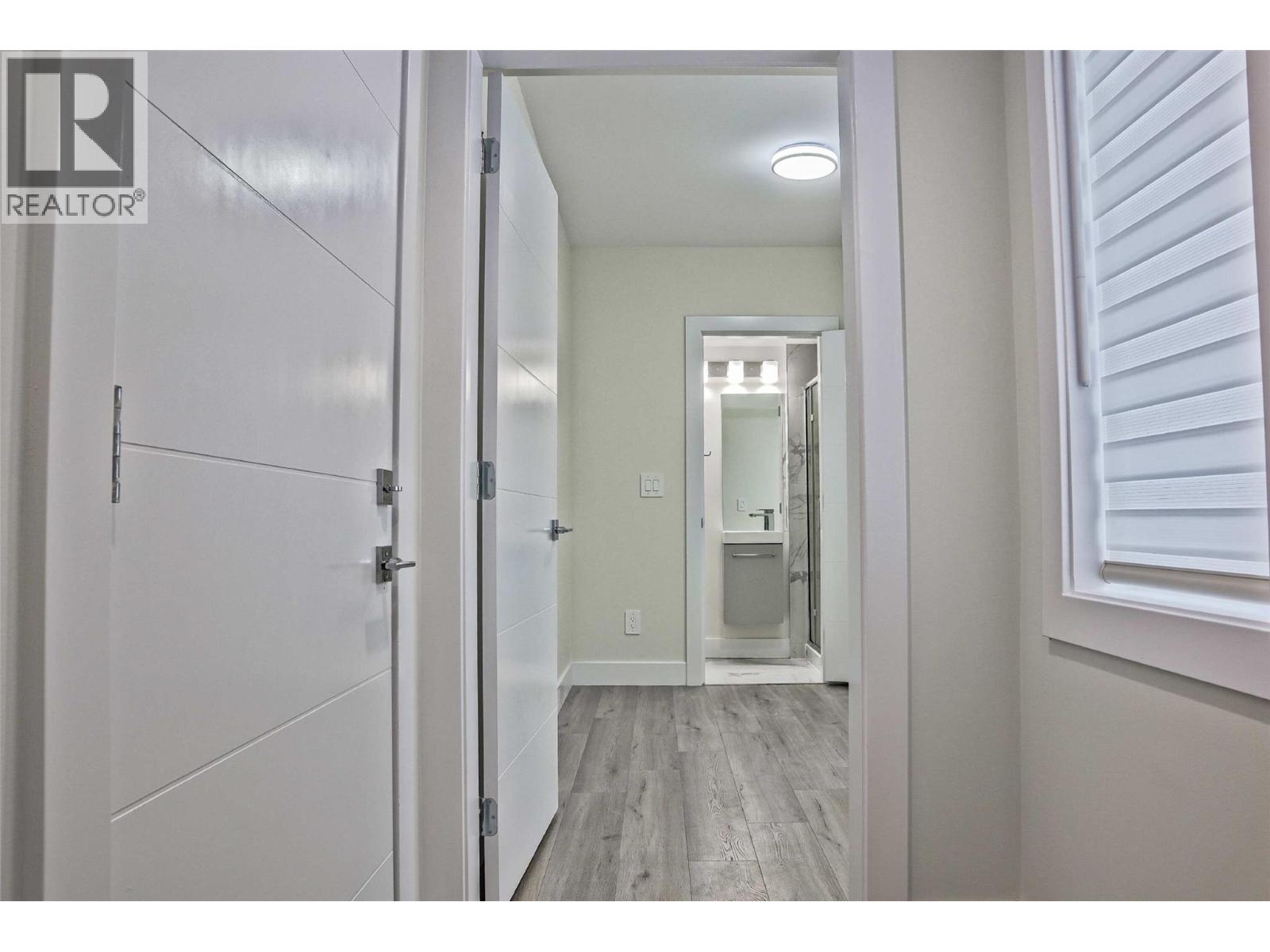 #13 1354 Rutland Road - 16