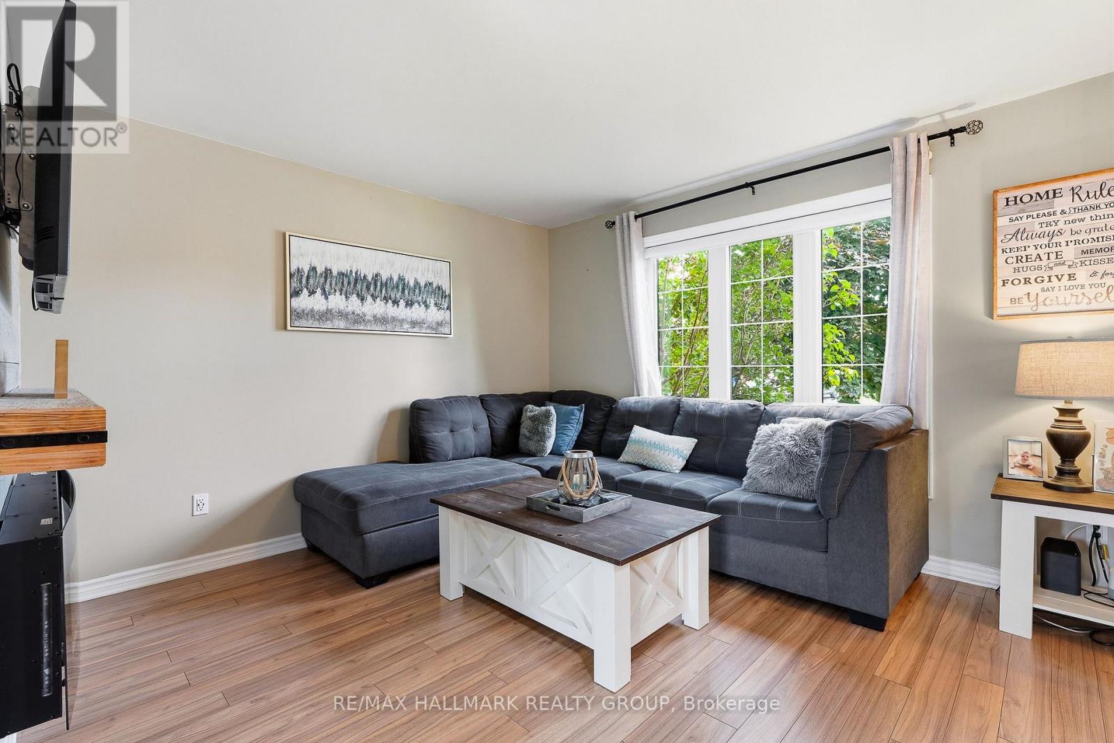 438 DENIS STREET - Image 12