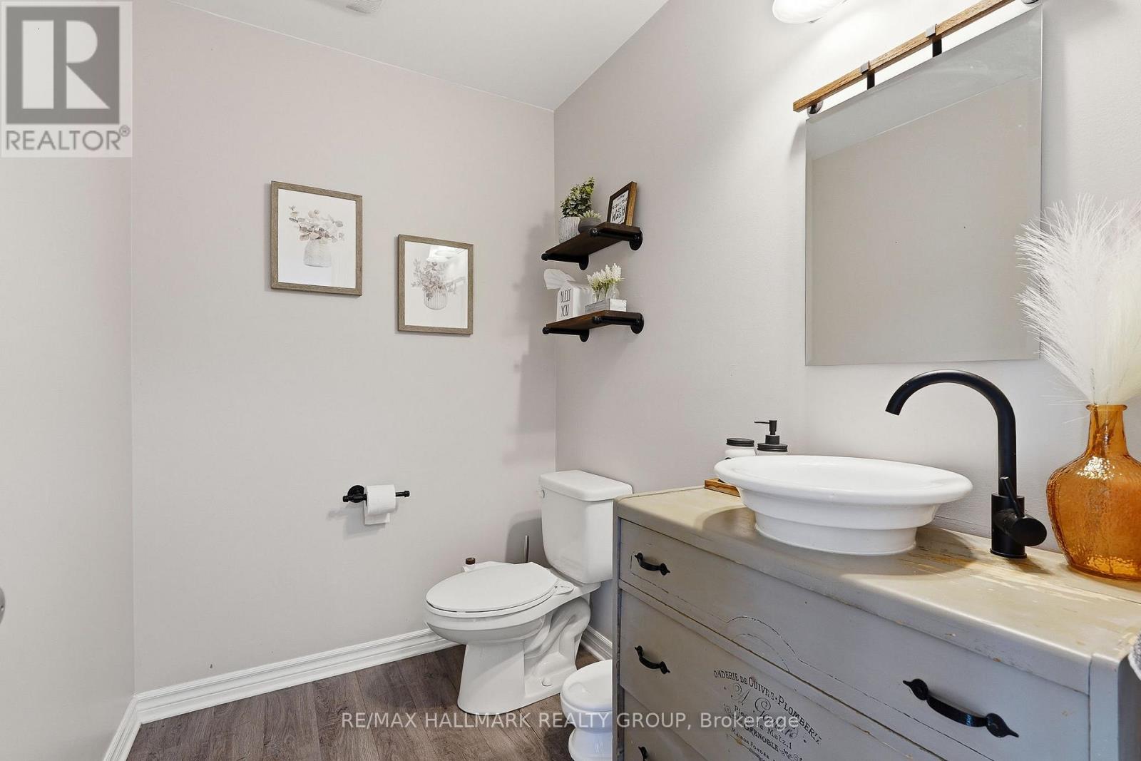 438 DENIS STREET - 15