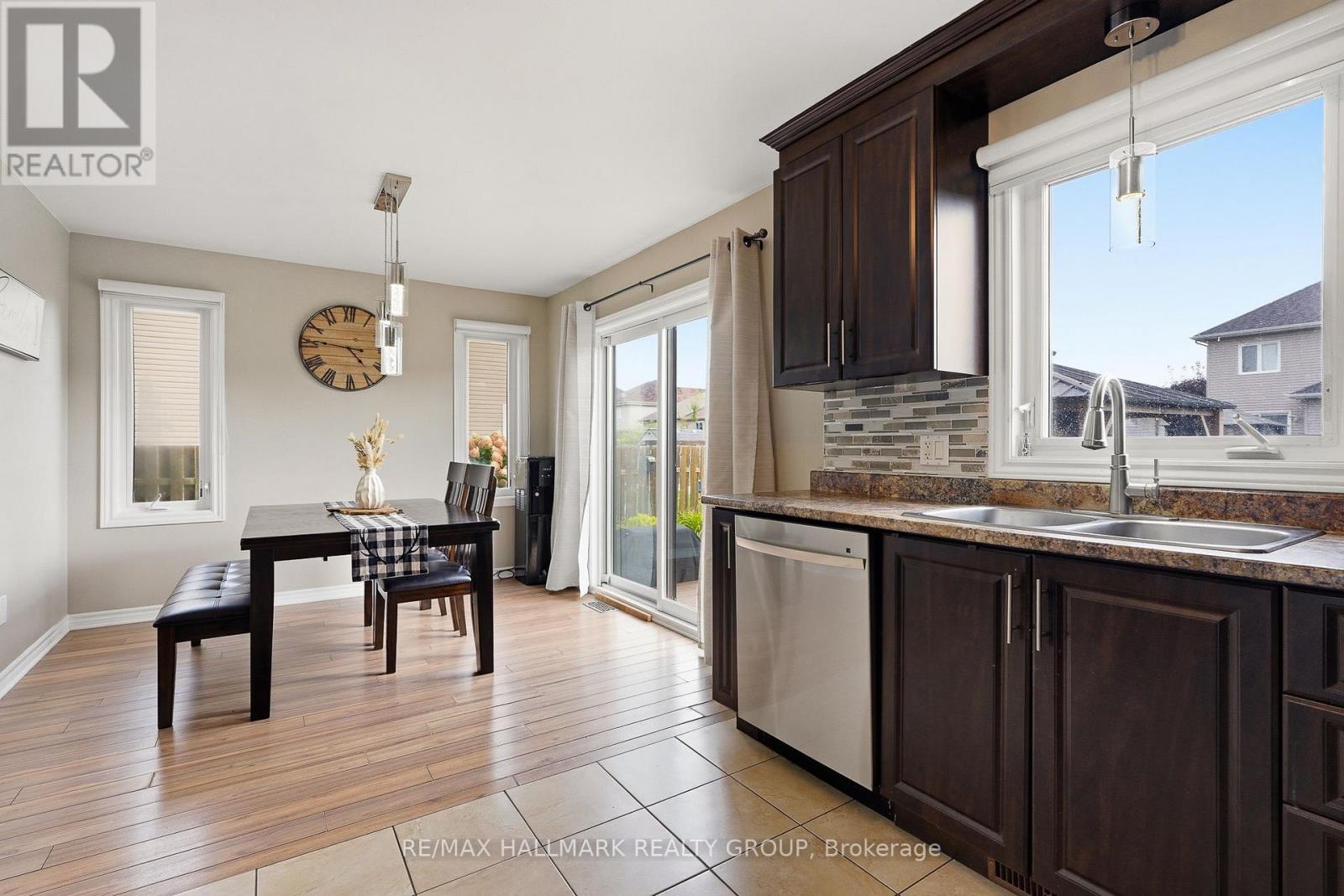 438 DENIS STREET - 22