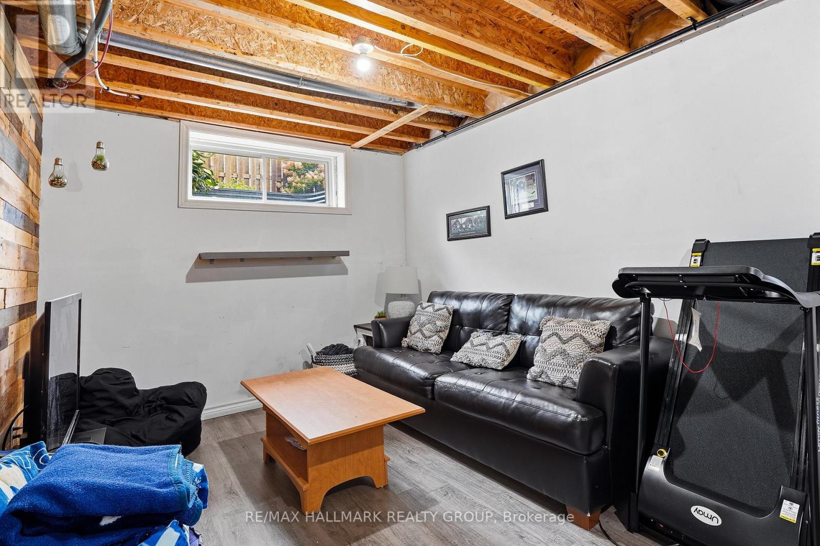 438 DENIS STREET - 34
