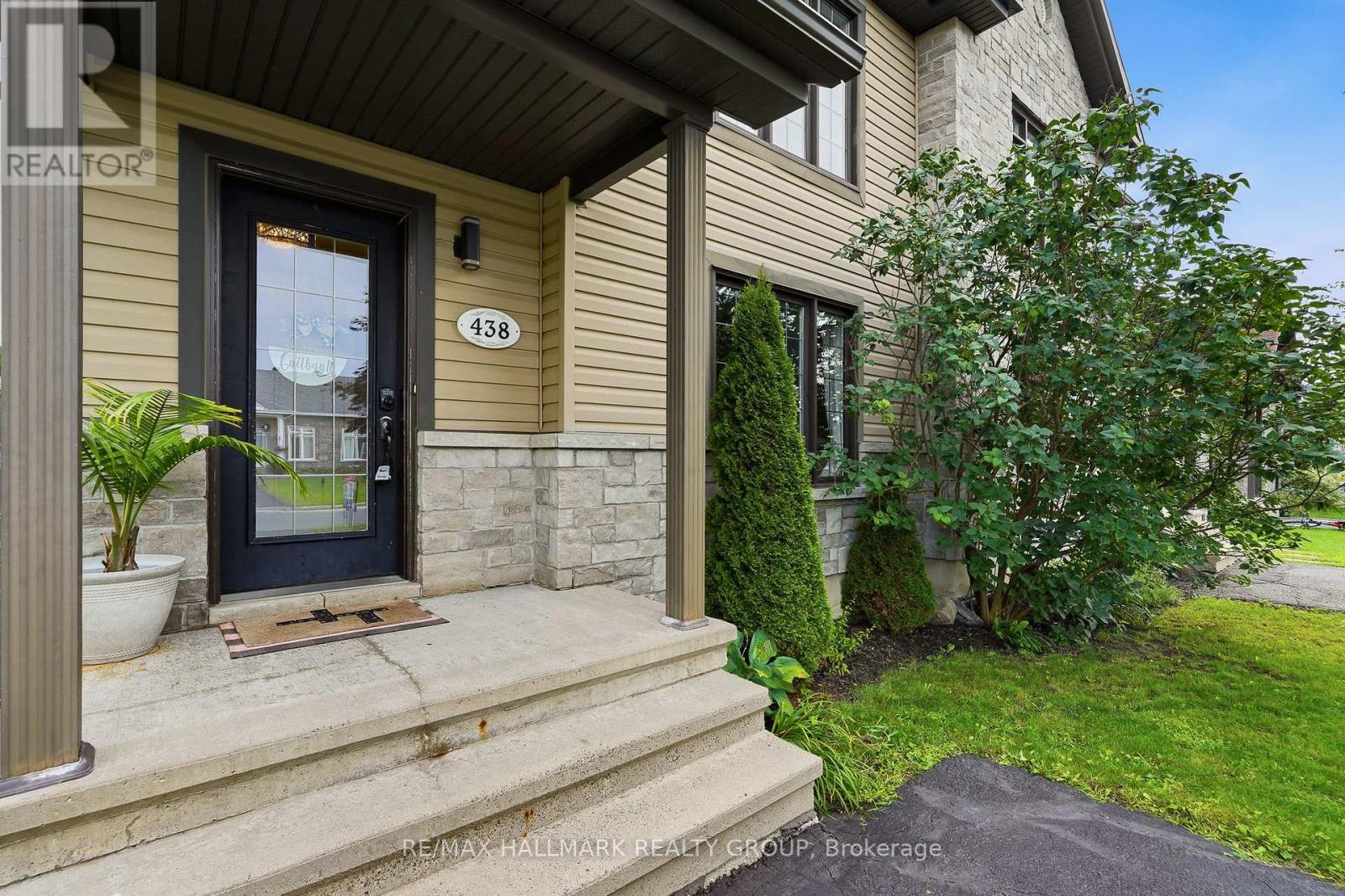 438 DENIS STREET - Image 9