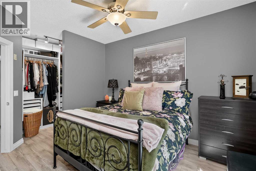 #2 140 Rockyledge View NW - 25