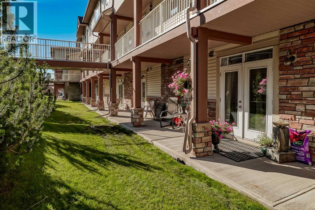 #2 140 Rockyledge View NW - 42