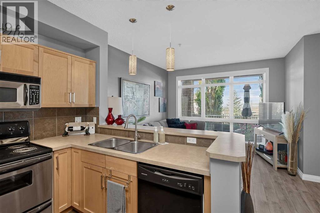 #2 140 Rockyledge View NW - 14