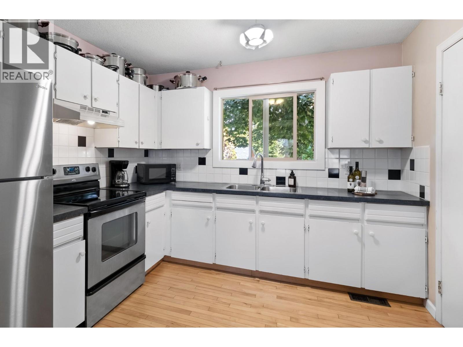  1230 Creekside Road, Kelowna