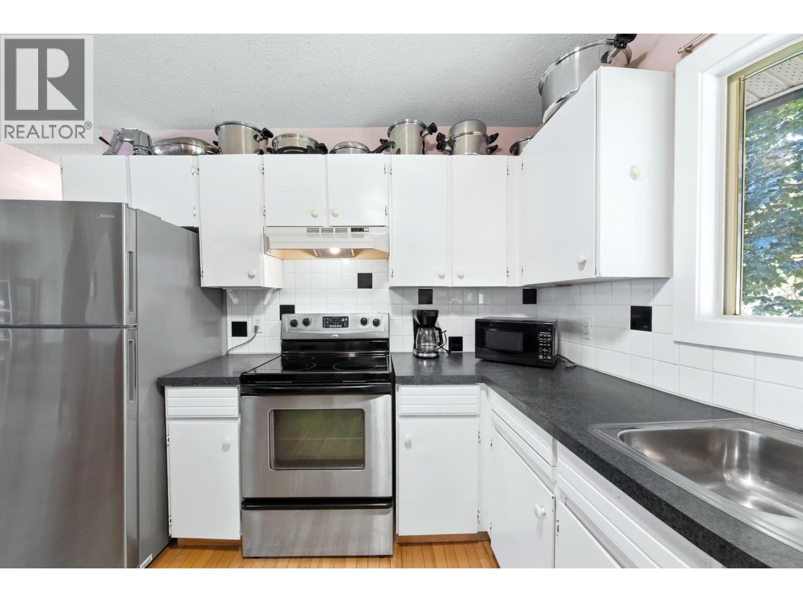  1230 Creekside Road, Kelowna