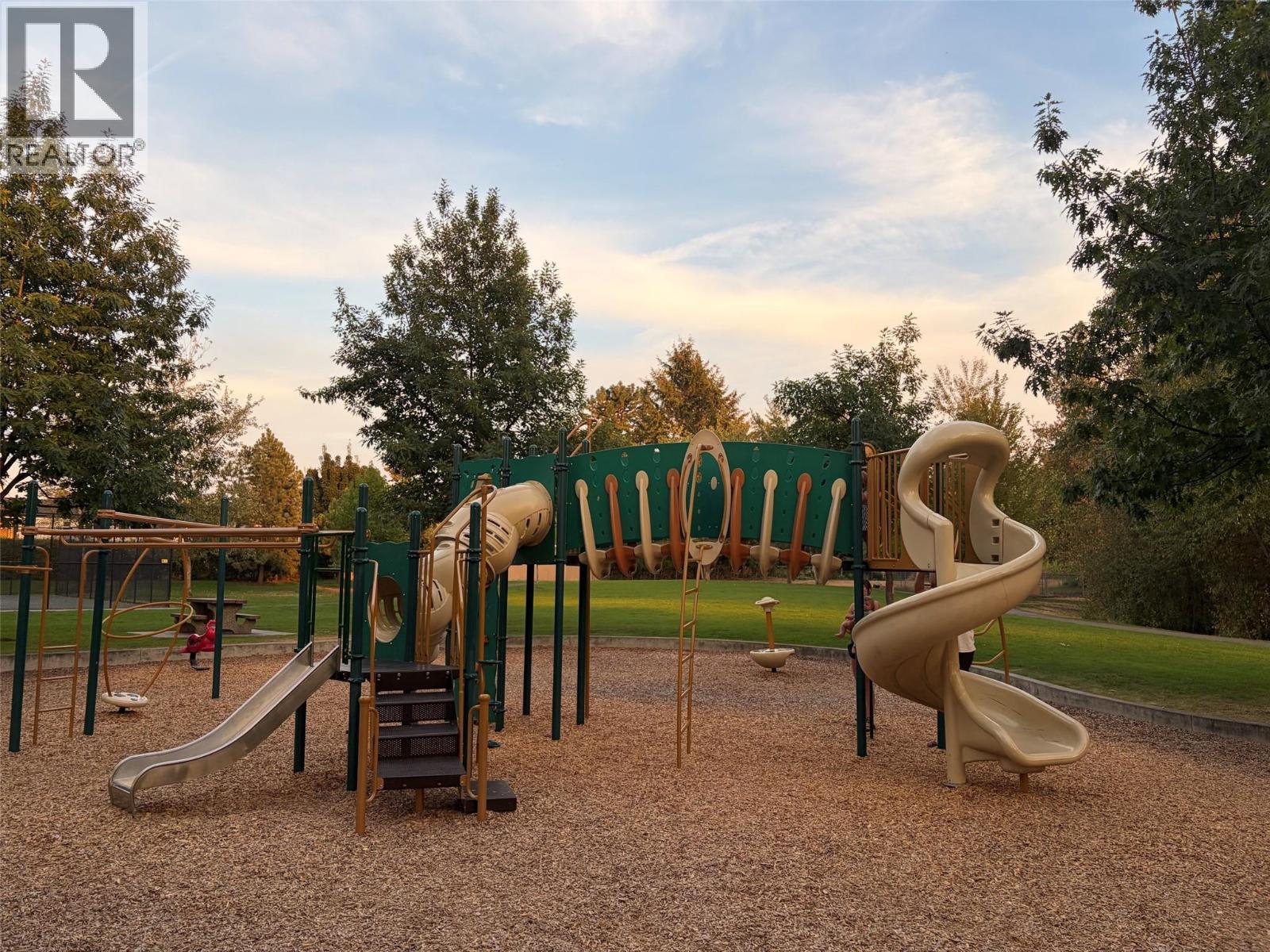 1230 Creekside Road, Kelowna