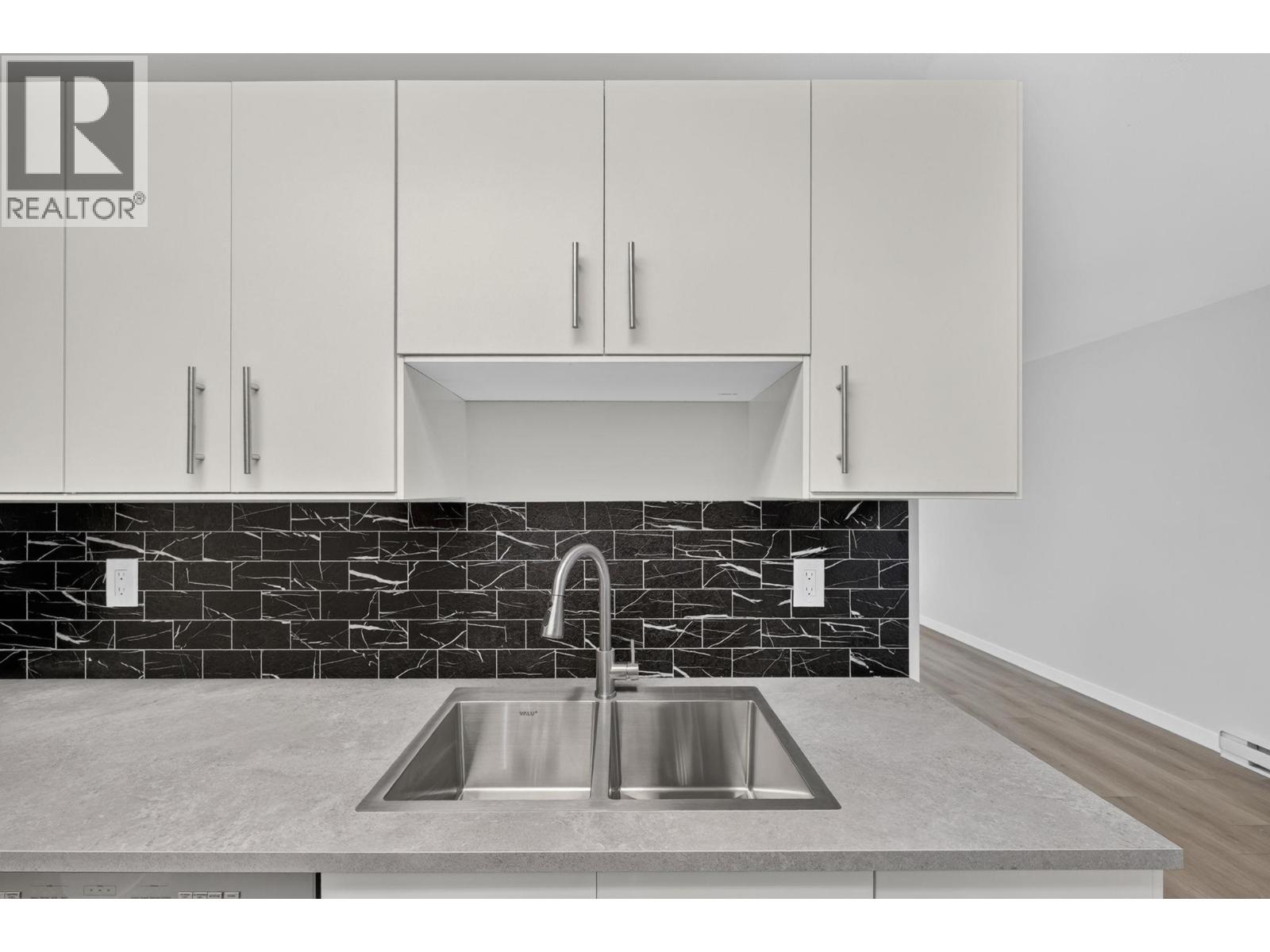 311 3180 De Montreuil Court, Kelowna