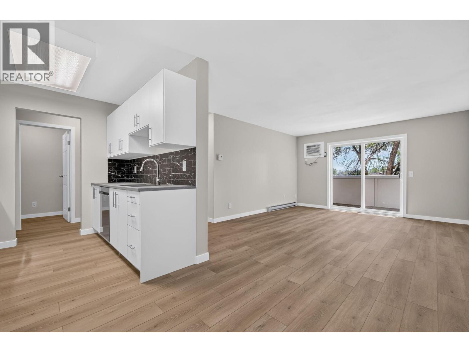 311 3180 De Montreuil Court, Kelowna