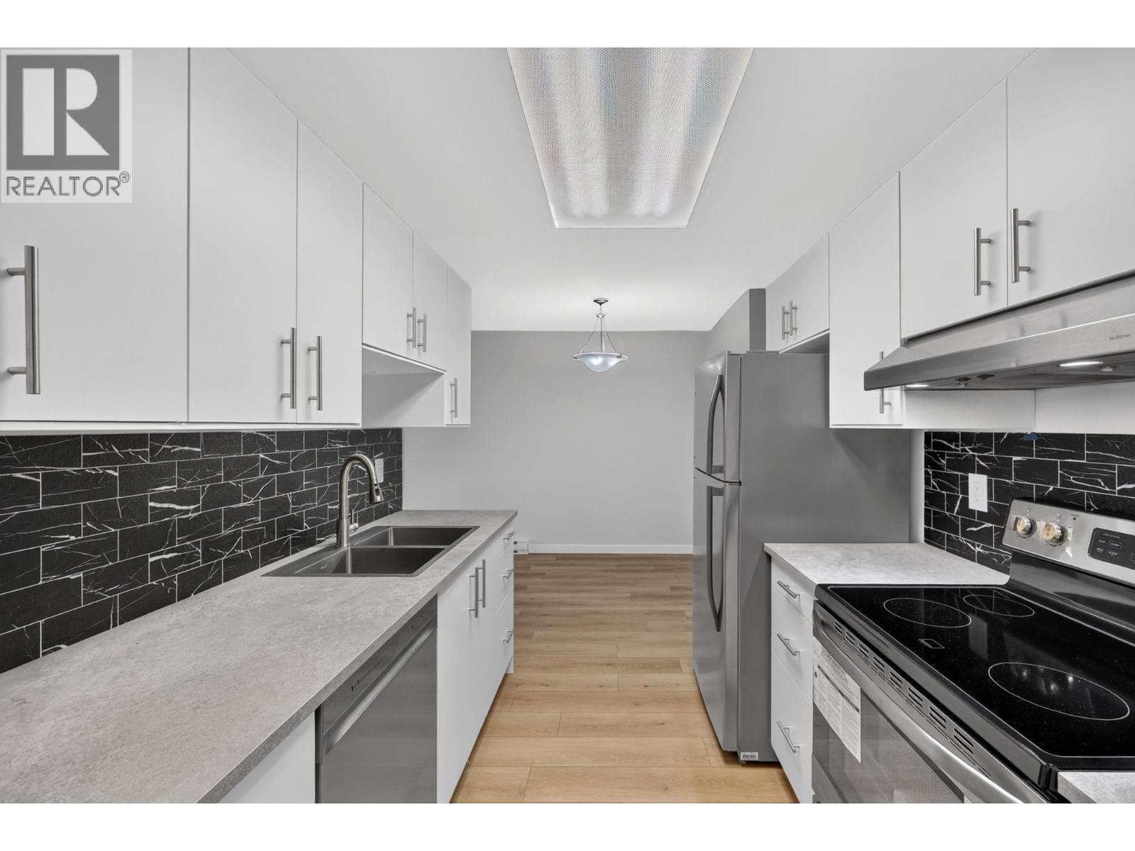311 3180 De Montreuil Court, Kelowna